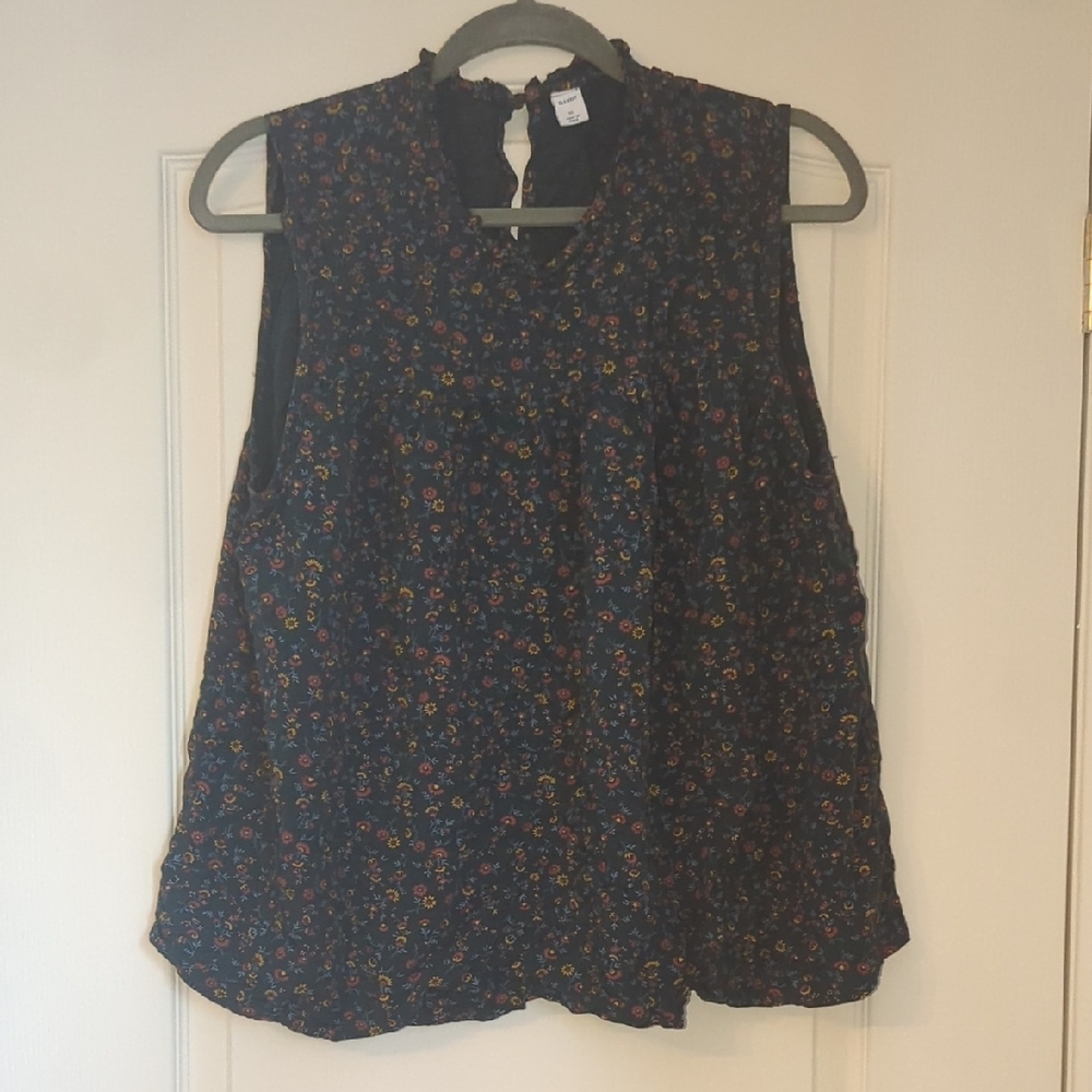 Old Navy Black Sleeveless Blouse with Mandarin Collar